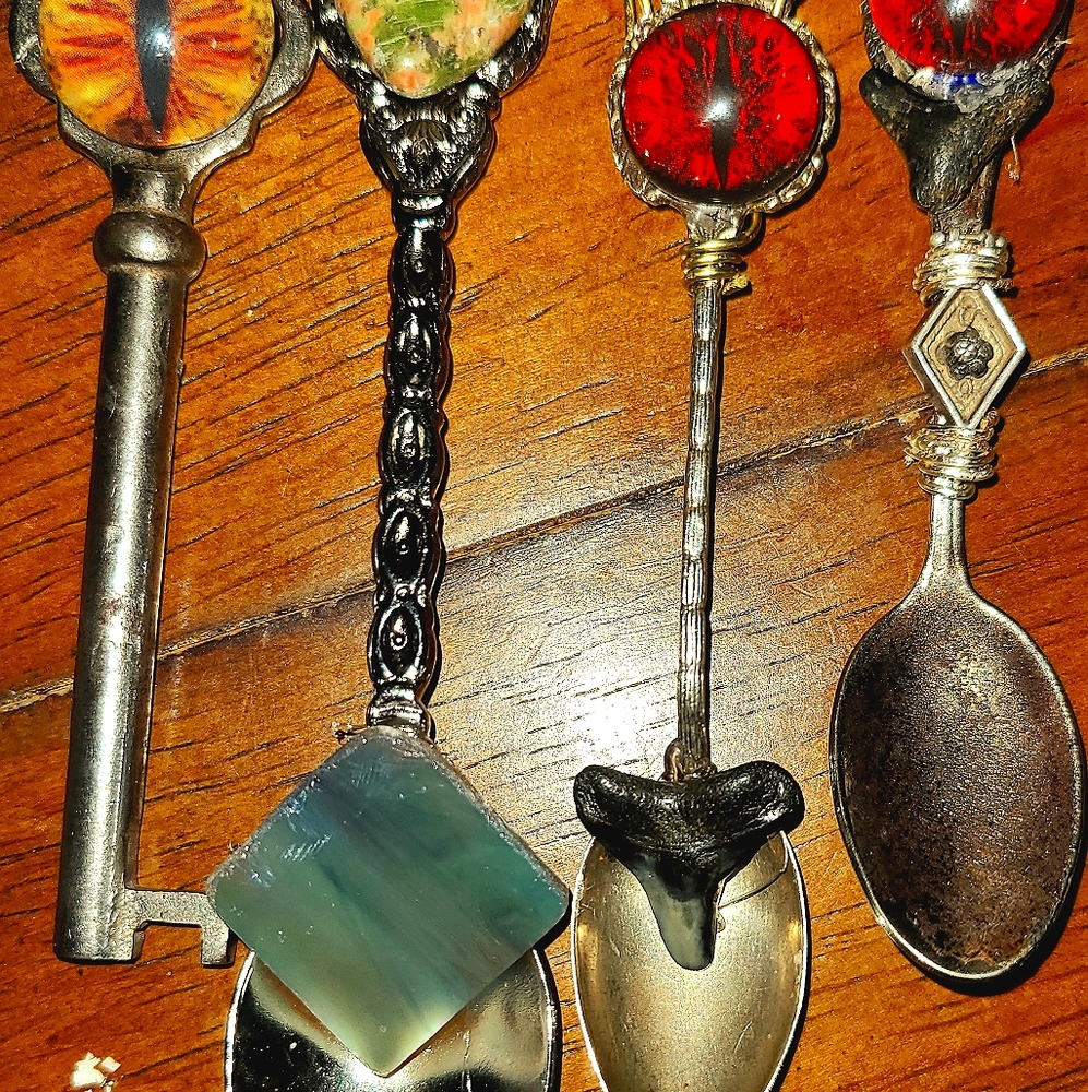 Handmade spoons and skeleton keys